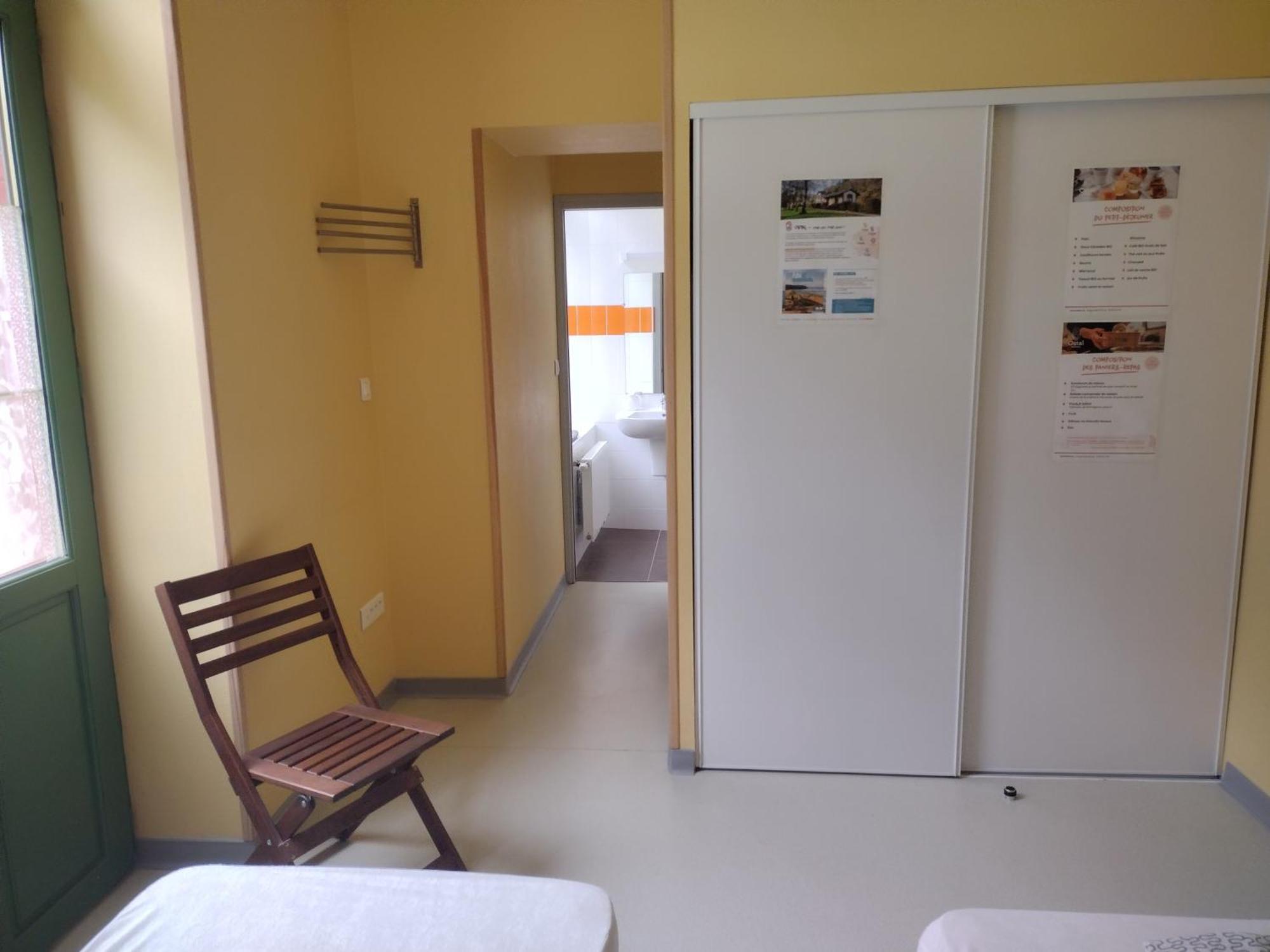 Ostal Scrignac - Gite D'Etape De La Gare Bagian luar foto